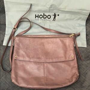 HOBO Classic Hobo Bag in Dusty Rose
